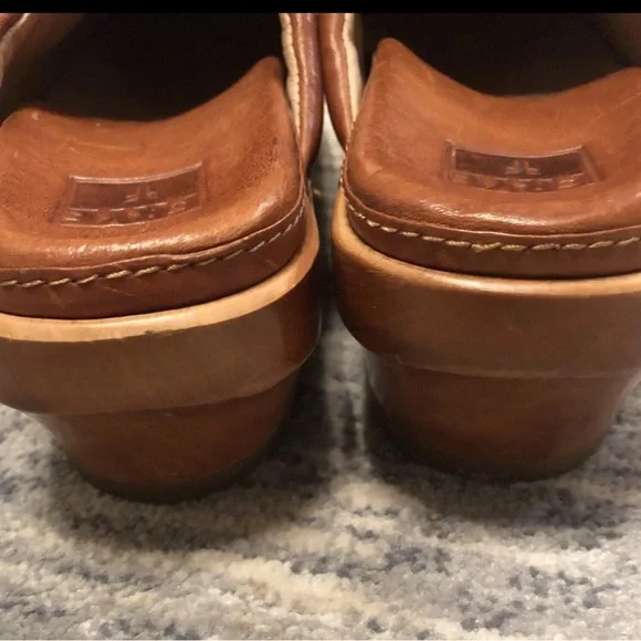 Frye Clara Campus Clogs Leather, Cognac, Sz 6.5- EUC- LIKE NEW - Picture 11 of 12